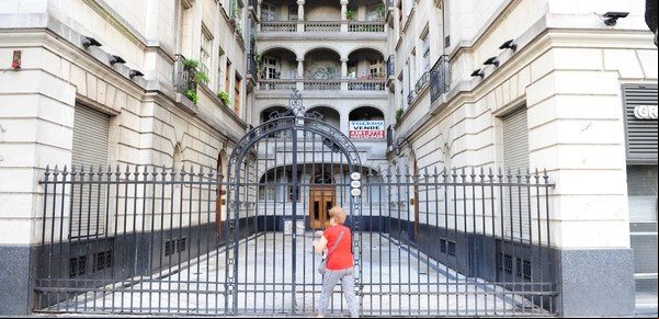 Entre Ríos, la avenida porteña con alma de barrio y joyitas de reina