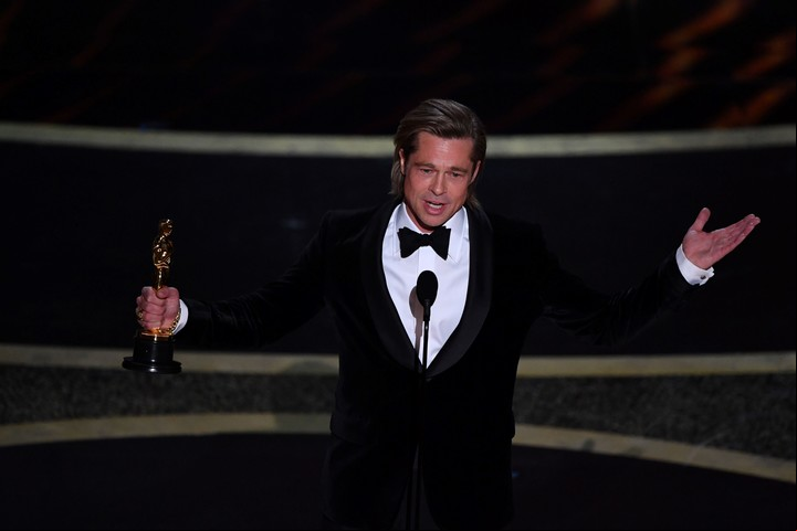 Brad agradeciendo emocionado su premio de la Academia de Hollywood.