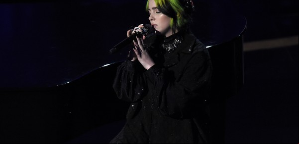 Oscar 2020: Billie Eilish cantó Yesterday para despedir a los que murieron en el último año