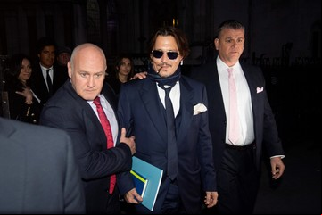 Vanessa Paradis y Winona Rider siguen defendiendo a Johnny Depp