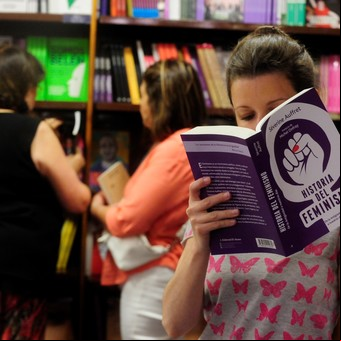 Pulso verde y revoluciones: aquí, una completa biblioteca de las mujeres