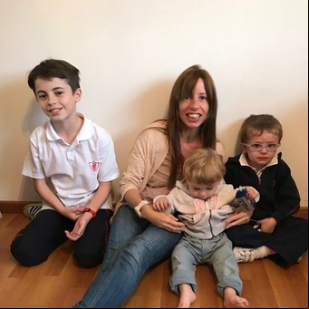 "No debemos pretender una maternidad perfecta y libre de errores"