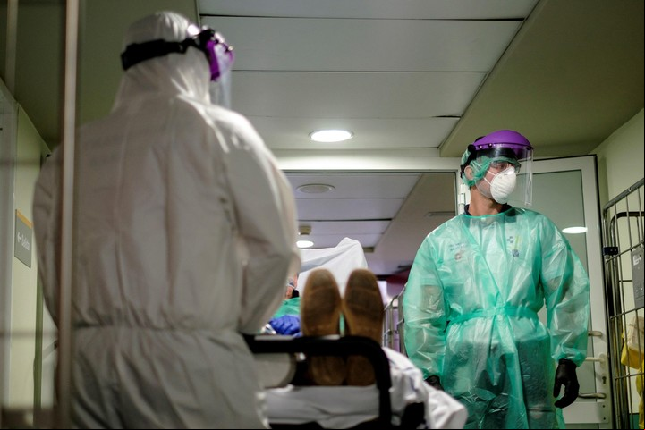 Aconsejan sospechar Covid-19 en pacientes con ACV, sobre todo jóvenes. Foto: EFE/Ángel Medina G.