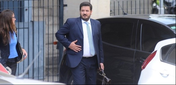 Juan Martín Mena apoyó el fallo contra Mauricio Macri y mandó "a terapia" al expresidente