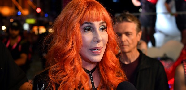 Cher reveló que un hombre intentó matarla