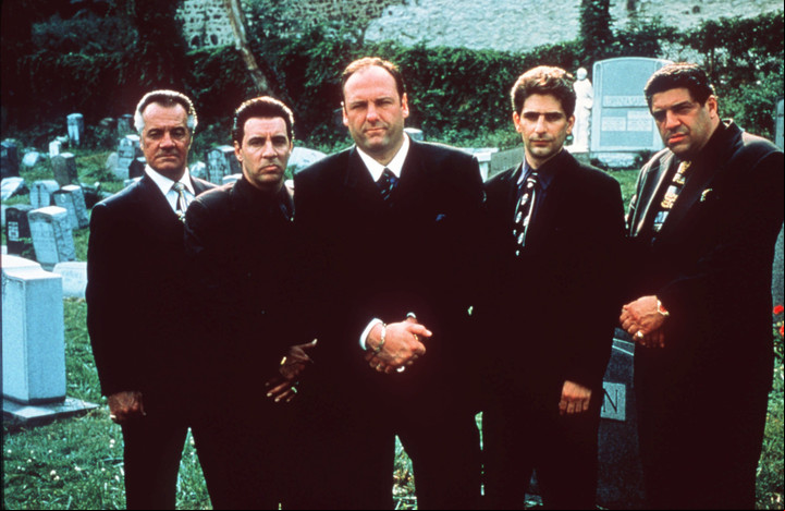 Pastore, Van Zandt, Gandolfini, Imperioli y Sirico. Gran elenco.