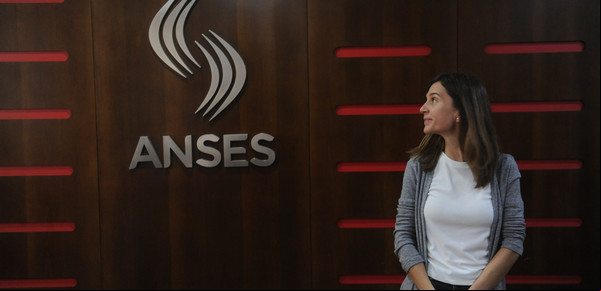 Tenso cruce radial entre Ernesto Tenembaum y Fernanda Raverta por la ayuda social y el futuro del IFE