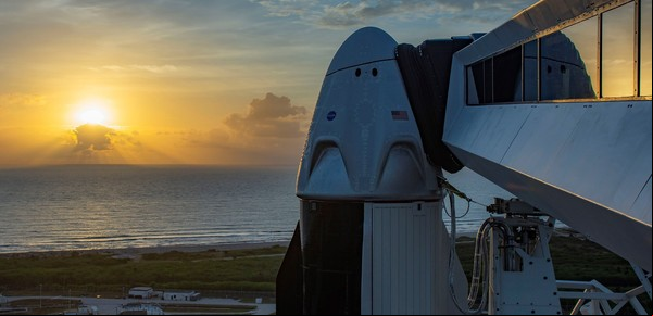 SpaceX anuncia para 2021 el primer vuelo "totalmente comercial" al espacio