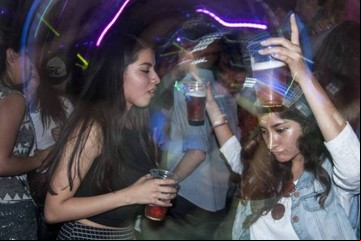 Coronavirus en México: "Bellacovirus", las fiestas clandestinas con que los jóvenes desafían a la pandemia