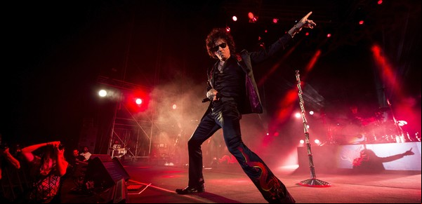 Enrique Bunbury: ¿un copiador serial de escritores?