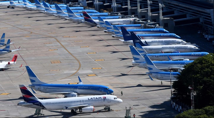 Aviones parados en Aeroparque. El parate por la pandemia aceleró la decisión de la empresa de irse del país.
