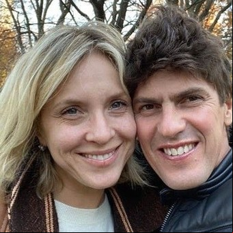 La romántica dedicatoria de Martín Lousteau a Carla Peterson en su cumpleaños número 50