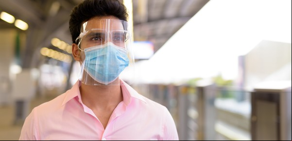 Coronavirus: para viajar en esta aerolínea es obligatorio usar barbijo y máscara facial de plástico