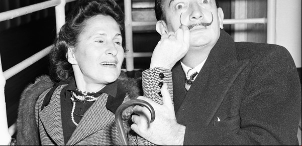 Gala y Salvador Dalí: la historia de una pasión que empezó con un vestido blanco y terminó con un mítico castillo