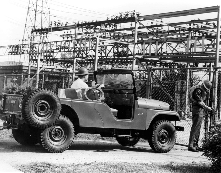 Jeep CJ-6, robustez aplicada para el trabajo.