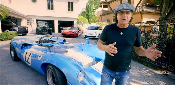 La increíble colección de autos de Brian Johnson, el cantante de AC/DC