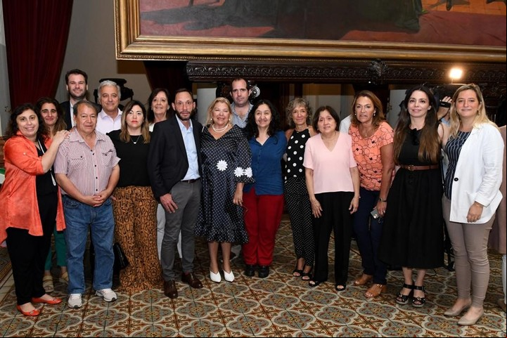 Elisa Carrió junto a la bancada de la Coalición Cívica.