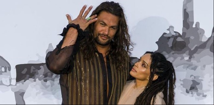 Jason Momoa junto a su esposa, la actriz Lisa Bonet. Es el padrastro de Zoë Kravitz. Foto Archivo Clarín