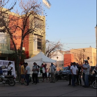 Se agrava el conflicto en Algodonera Avellaneda, que está parada hace un mes