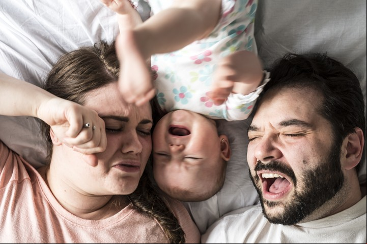 Los bebés nacen con un ciclo de sueño muy inmaduro, con apenas 2 de las 5 fases que tendrán más tarde. Foto: Shutterstock.