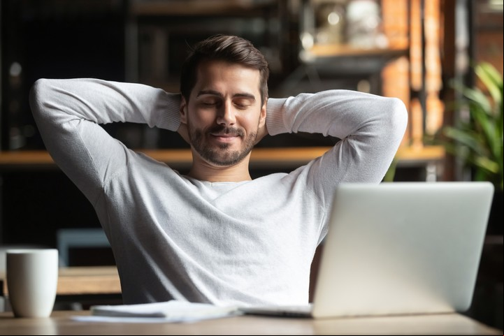 Cada día, tomarse al menos entre 4 y 10 minutos para hacer consciente la respiración.