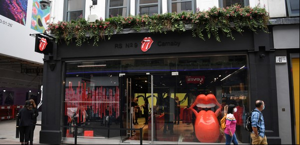 Así es la nueva tienda que los Rolling Stones abrieron en Londres en plena pandemia