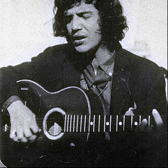 Los 75 años del nacimiento de Tanguito: el mito del rock argentino que se hizo popular a partir de una ficción