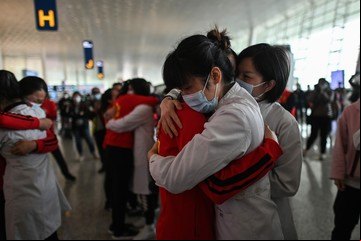 Una novela china sobre la lucha contra la Covid-19 omite a las mujeres