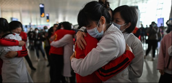 Una novela china sobre la lucha contra la Covid-19 omite a las mujeres