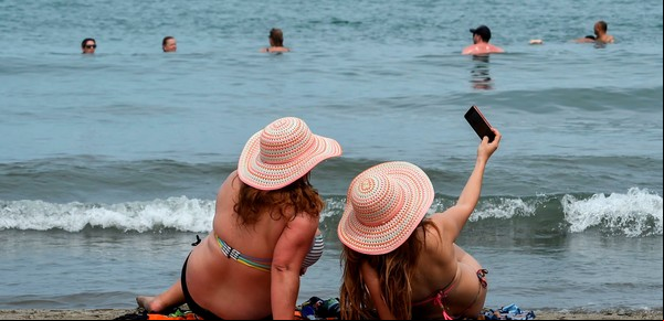 Mucha emoción en Cartagena de Indias con la apertura de la playa a modo de prueba piloto