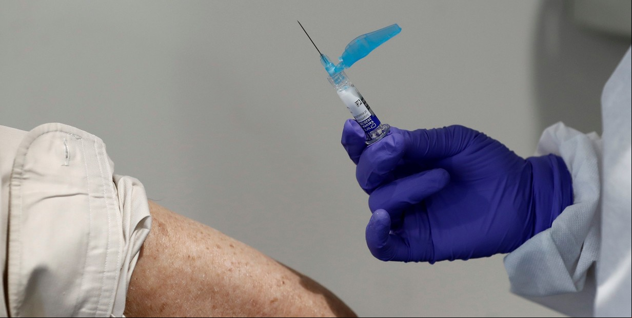 Por primera vez este invierno habrá vacuna contra un virus muy peligroso para los adultos mayores 