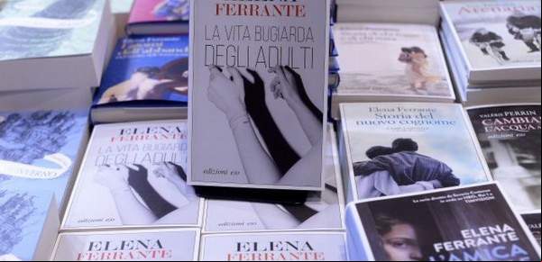 Las novelas de Elena Ferrante son veneradas, pero su identidad es un misterio
