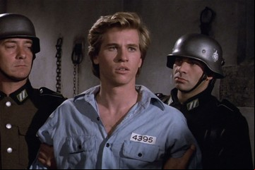 Las anécdotas más desopilantes de "Top Secret!", la comedia que marcó el debut de Val Kilmer en el cine