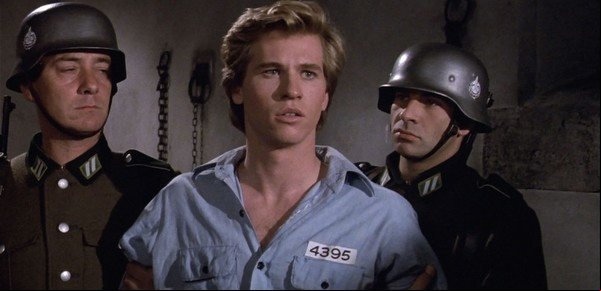 Las anécdotas más desopilantes de "Top Secret!", la comedia que marcó el debut de Val Kilmer en el cine