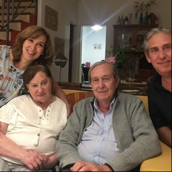 "Mis padres estaban internados juntos, no tenían Covid, y no los pude despedir"