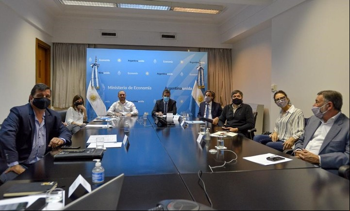 La reunión en el Ministerio de Economía donde se definió la nueva fórmula de ajustes jubilatorios.