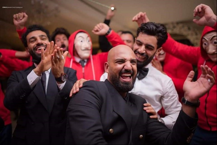 Mohamed Salah, en la fiesta de casamiento de su hermano.
Foto Twitter @kondekturbus_