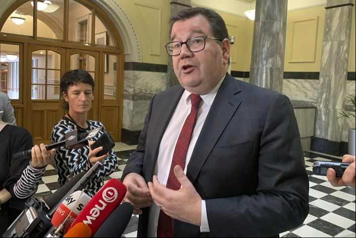 El Consejo de Jacinda Ardern incluye a Grant Robertson, el primer Viceprimer Ministro abiertamente gay. Foto: Nick Perry/Associated Press.
