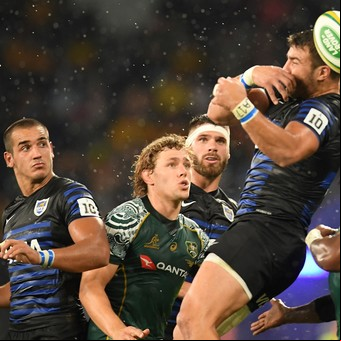 El rugby se unió para atravesar la tormenta