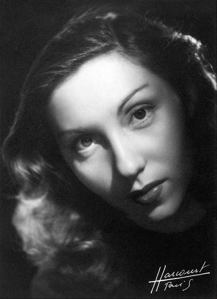 Fotografía facilitada por el Instituto Moreira Salles que muestra a la escritora brasileña Clarice Lispector. EFE/ Acervo Clarice Lispector/Instituto Moreira Salles. Archivo Clarín.