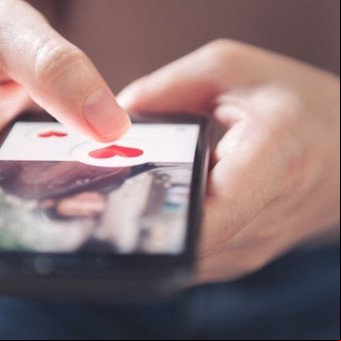 Perfiles falsos en apps de citas y redes sociales: las 7 señales de alerta para detectarlos
