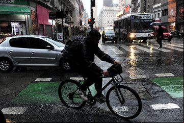 Hay alerta amarilla por tormentas y posible caída de granizo en la Ciudad, el conurbano y Entre Ríos