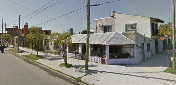 Una banda de falsos policías entró a los mazazos a una casa y asaltó a una familia: le robó 200.000 pesos