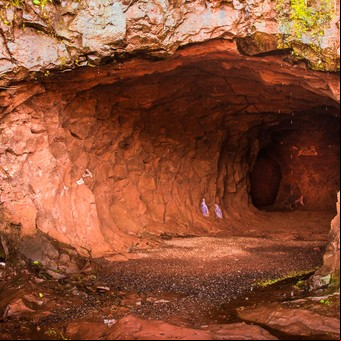 Minas de Wanda: cómo es el viaje al corazón de la tierra colorada