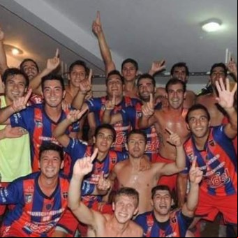 Un DT encargado de edificio y el hincha más famoso de Entre Ríos: las historias mínimas del Depro, el equipo del pueblo que entra 35 veces en el Monumental