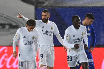 Real Madrid ganó y se acerca a su clásico rival