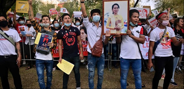 Myanmar: crecen las protestas y aumenta la represión contra la "desobediencia civil"
