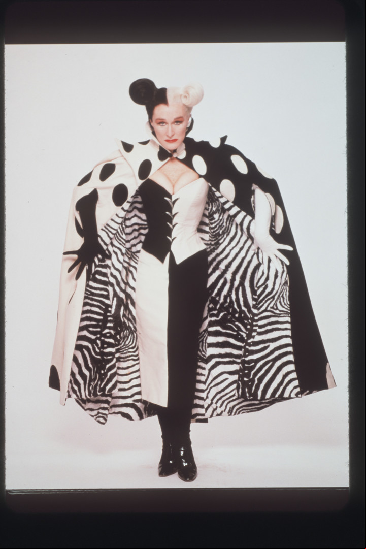 Glenn Close, todo fashion en la versión de Cruella de 1996. FOTO: ARCHIVO CLARIN
101 DALMATAS GLENN CLOSE CINE