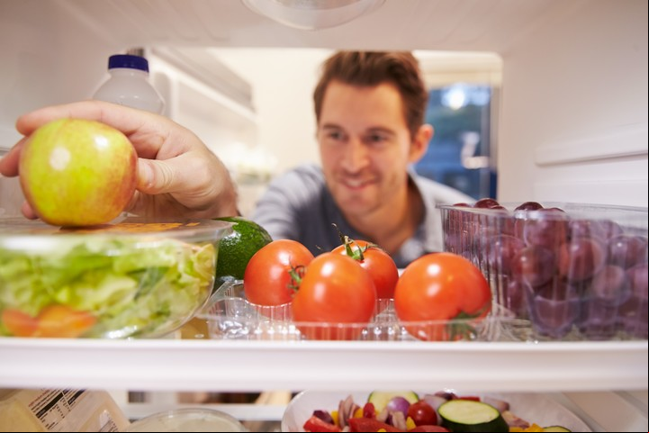 Alimentación saludable, ejercicio, no fumar ni beber en exceso forman parte de un estilo de vida protector frente al cáncer. Foto Shutterstock.