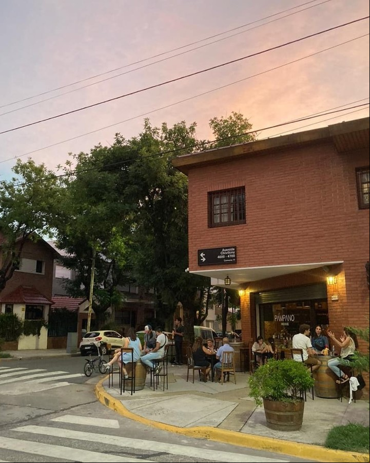 La esquina de Pámpano en Devoto. Foto @pampanodevoto.